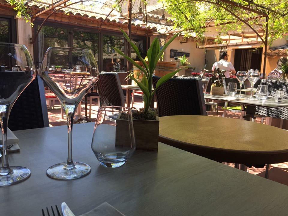 فندق Le Vieux Bistrot Cabrières-dʼAvignon المظهر الخارجي الصورة