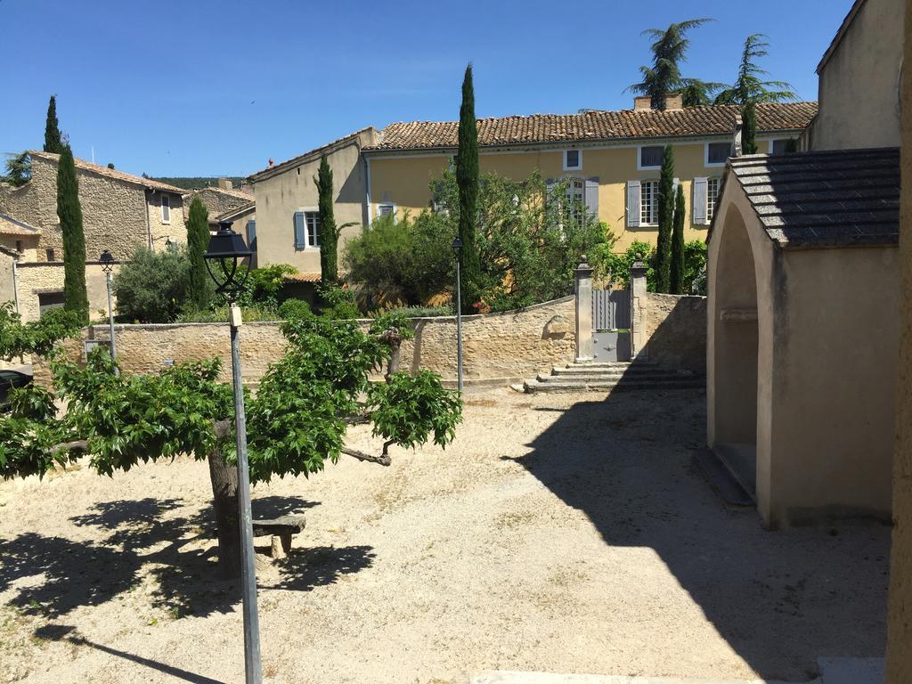 فندق Le Vieux Bistrot Cabrières-dʼAvignon المظهر الخارجي الصورة