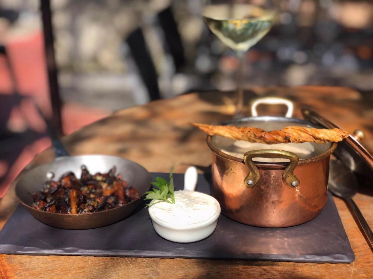 فندق Le Vieux Bistrot Cabrières-dʼAvignon المظهر الخارجي الصورة