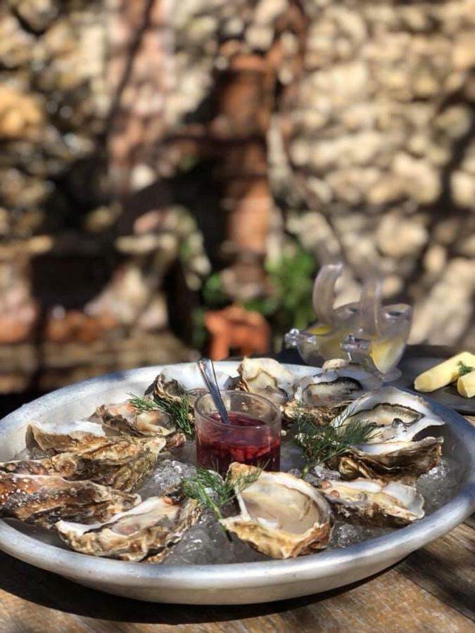 فندق Le Vieux Bistrot Cabrières-dʼAvignon المظهر الخارجي الصورة